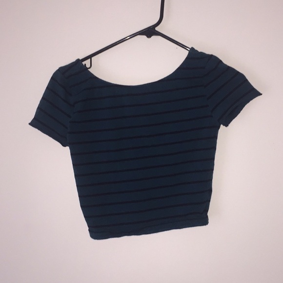 Green and black crop top - Picture 1 of 2